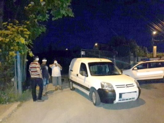 Autoturisme cu documente false, descoperite de poliţiştii de frontieră